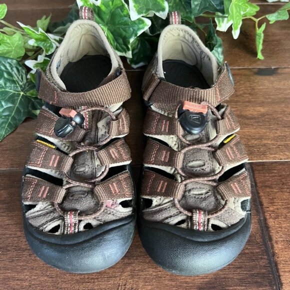 Keen boy's waterproof brown beach hiking sandals size 2 - Picture 2 of 5